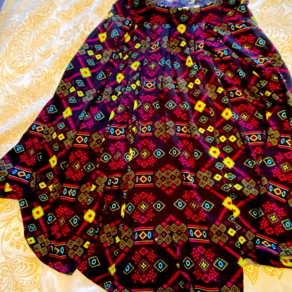 LulaRoe M Madison Skirt with pockets. Like new.